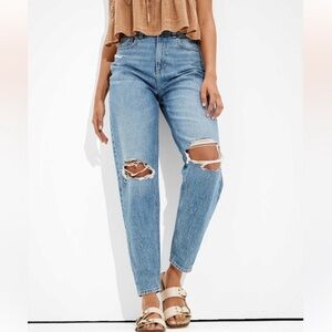 American Eagle Ripped Relaxed Mom Jean